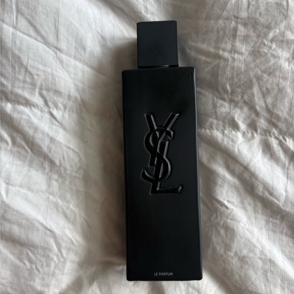 YSL Black Le Parfum Bottle